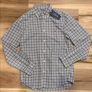 Vineyard Vines Navy and White on the go performance button down